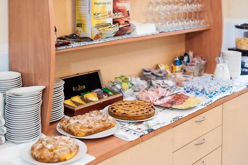Regina Hotel E Ristorante Punta Marina