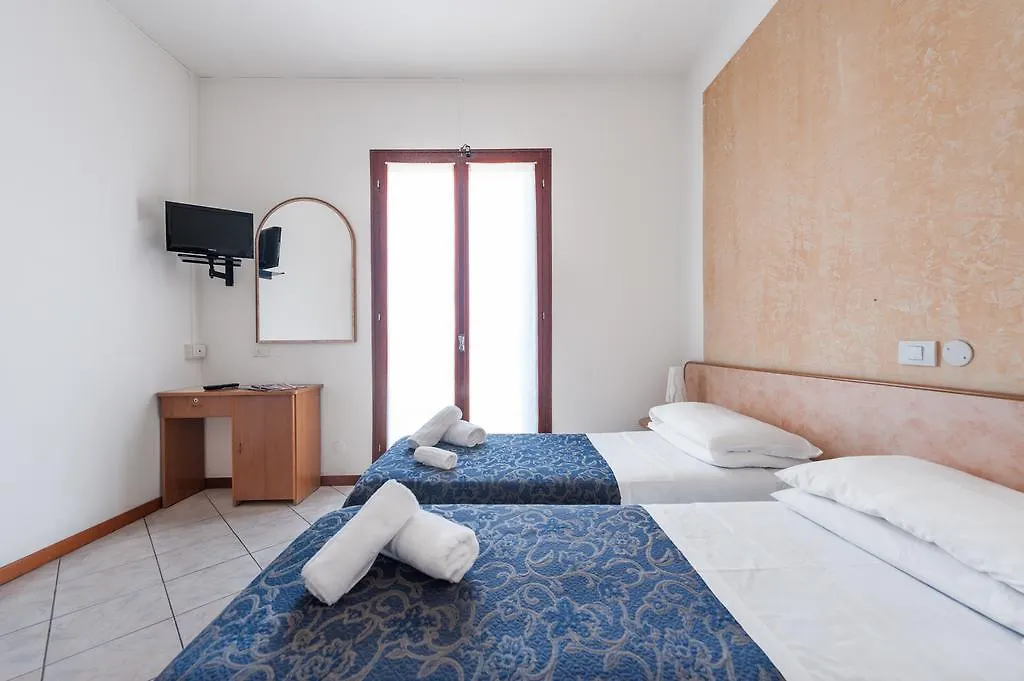 ***  Regina Hotel E Ristorante Punta Marina Włochy