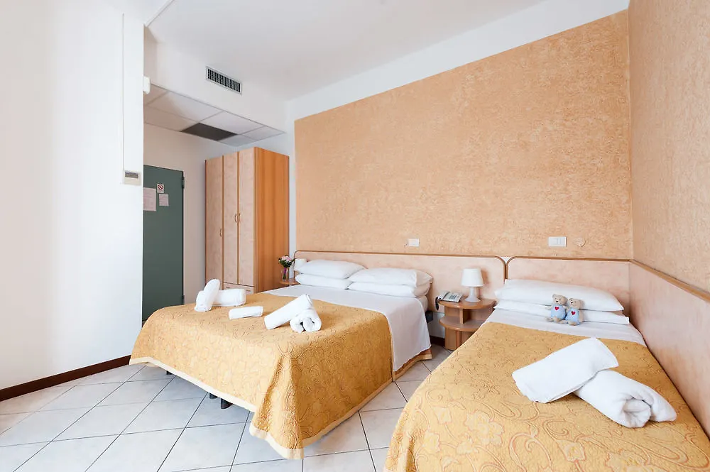 Regina Hotel E Ristorante Punta Marina