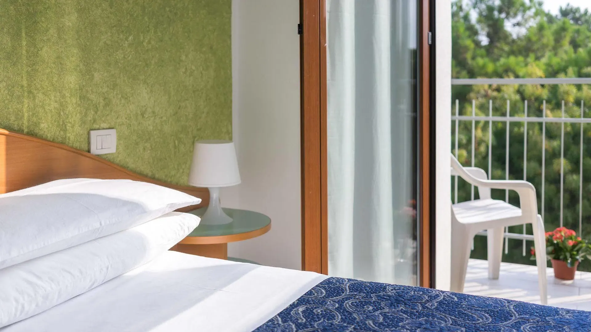 Regina Hotel E Ristorante Punta Marina