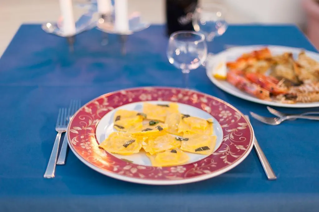 ***  Regina Hotel e Ristorante Punta Marina Italia